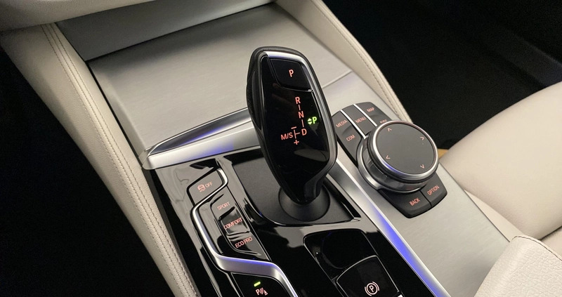BMW Seria 5 cena 209900 przebieg: 31293, rok produkcji 2021 z Mikołów małe 379
